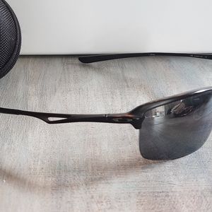 OAKLEY Men's Sunglasses with Case